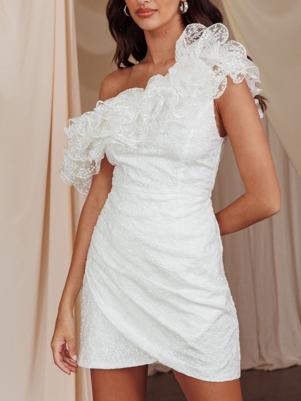 Selfie Leslie Hollyn One-Shoulder Ruffle Mini Dress White Medium NWT Bridal Rush